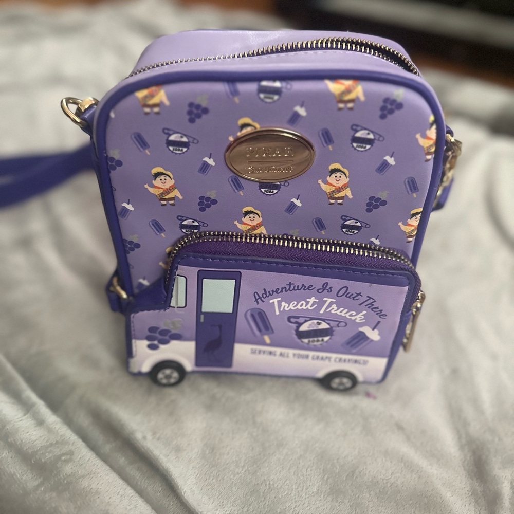 PIXAR Loungefly Up purple crossbody with detachable coin purse
